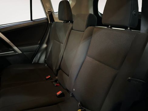 Used 2017 Toyota RAV4 LE image 17