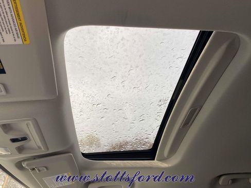 New 2025 Ford Maverick XLT w/ XLT Luxury Package image 18