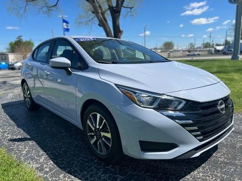 Used 2024 Nissan Versa SV FWD image 2