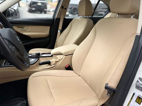 Used 2018 BMW 320i xDrive Sedan w/ Convenience Package AWD/4WD image 12