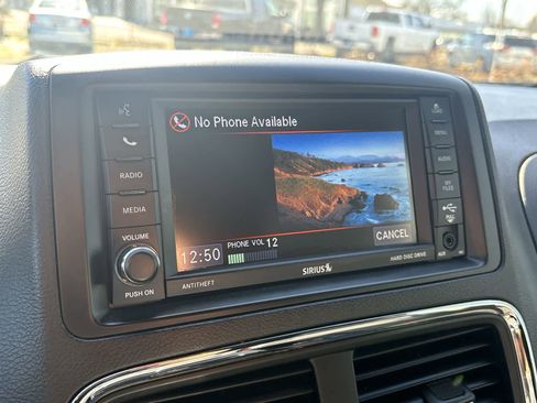 Certified 2019 Dodge Grand Caravan SXT image 20