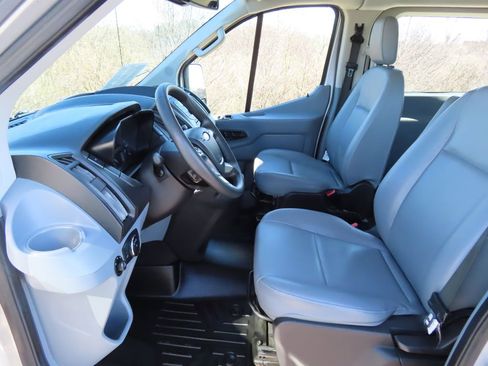 Used 2019 Ford Transit 350 XL image 17