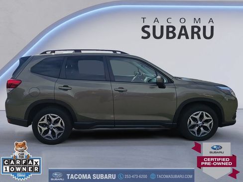 Used 2024 Subaru Forester Premium AWD/4WD image 6