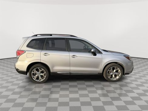 Used 2017 Subaru Forester 2.5i Touring image 5