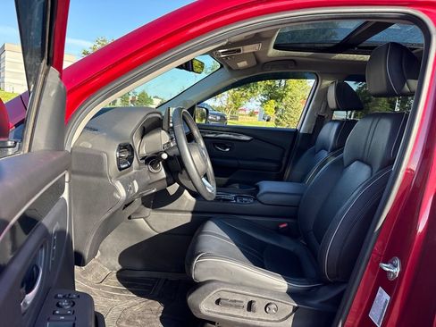 Used 2025 Honda Pilot Elite image 17
