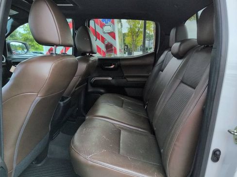 Used 2017 Toyota Tacoma Limited w/ Tow Package AWD/4WD image 14