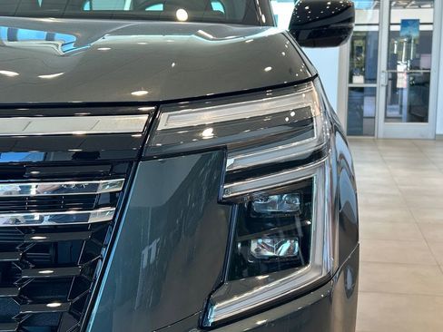 New 2026 Nissan Armada SL w/ Captain's Chari Seat Package image 25