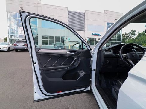 Used 2022 Volkswagen Tiguan SE image 34