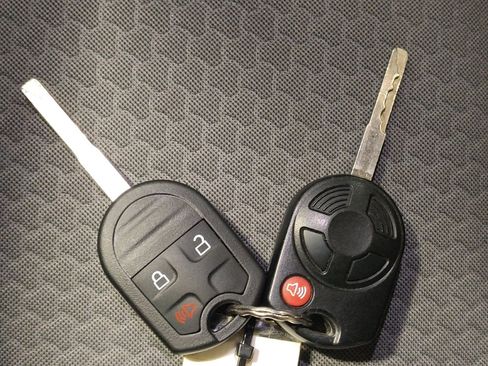 Used 2018 Ford Escape SE FWD image 32