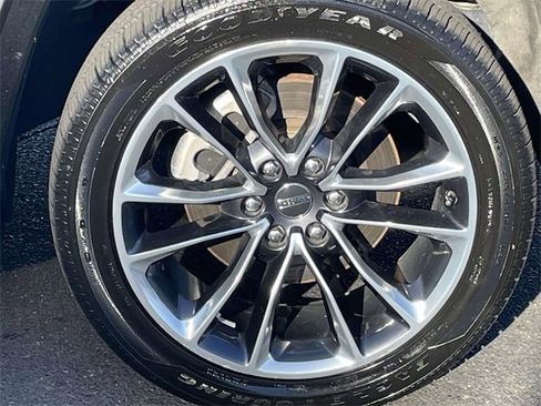 Used 2022 Jeep Wagoneer Series II w/ Premium Group I image 35