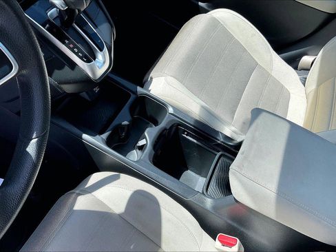 Used 2019 Honda CR-V LX image 14