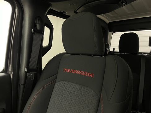Used 2021 Jeep Gladiator Rubicon AWD/4WD image 40