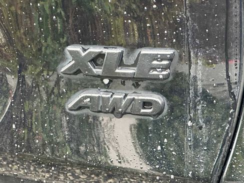 Certified 2020 Toyota RAV4 XLE Premium image 5