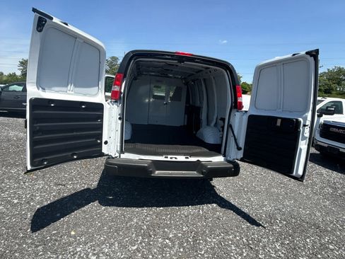 New 2026 GMC Savana 2500 w/ Driver Convenience Package RWD image 36