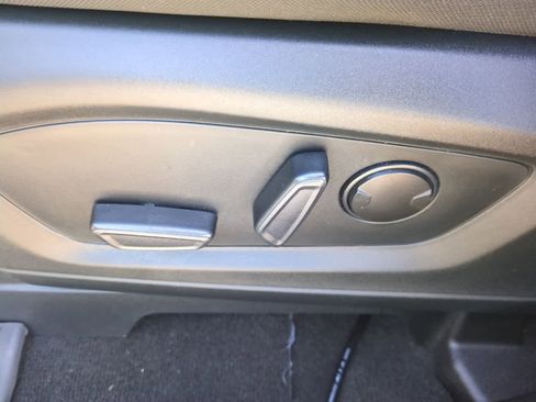 Used 2020 Ford Explorer XLT w/ Class III Trailer Tow Package image 17