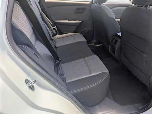 Used 2022 Nissan Rogue S FWD image 18
