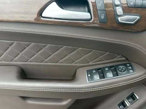 Used 2018 Mercedes-Benz GLS 450 4MATIC image 11