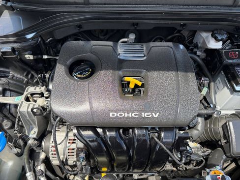 Used 2017 Hyundai Elantra Value Edition FWD image 37