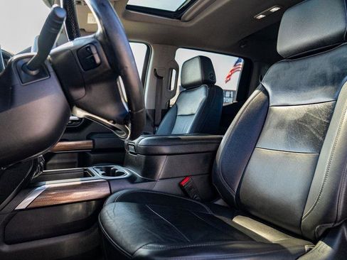 Used 2021 Chevrolet Silverado 1500 LT Trail Boss w/ Convenience Package II image 25