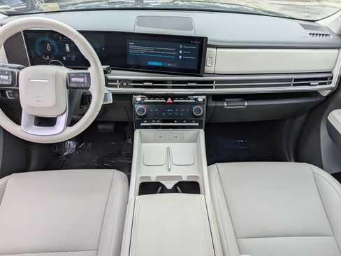 Used 2025 Hyundai Santa Fe SEL FWD image 17