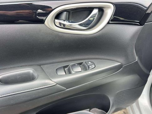 Used 2019 Nissan Sentra SV w/ Special Edition Package FWD image 17