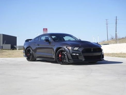 Used 2022 Ford Mustang Shelby GT500 w/ Technology Package image 2