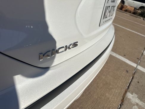 Certified 2023 Nissan Kicks SV image 13