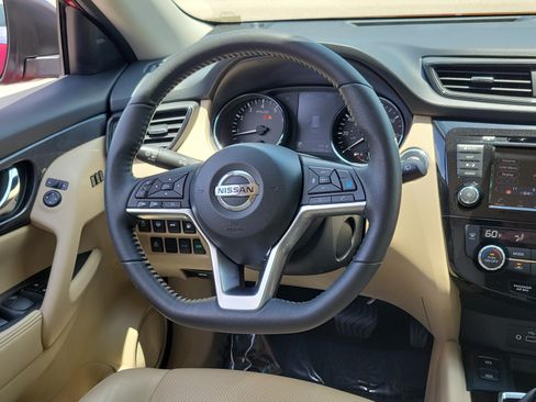 Used 2019 Nissan Rogue SV w/ Premium Package FWD image 19