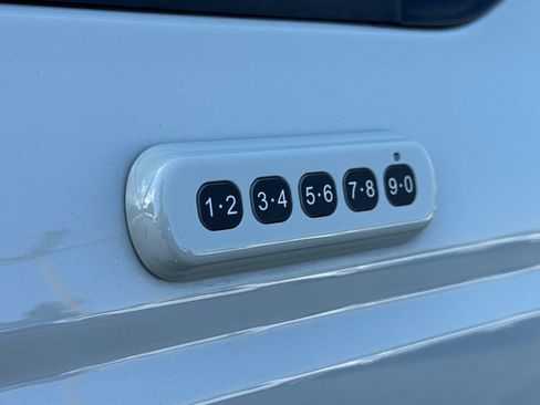 Certified 2023 Ford Bronco Wildtrak AWD/4WD image 9