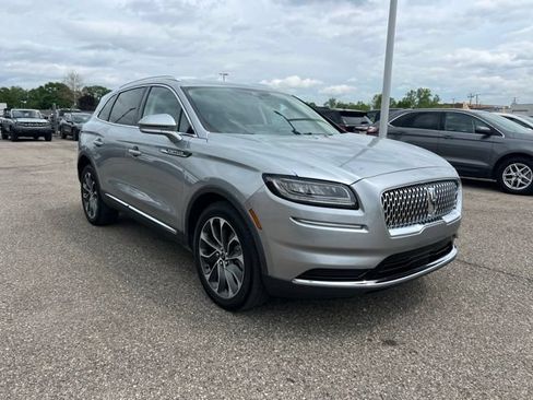 Used 2023 Lincoln Nautilus Reserve AWD/4WD image 3