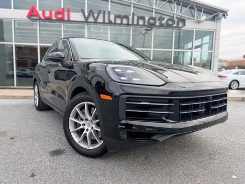 Used 2024 Porsche Cayenne image 8