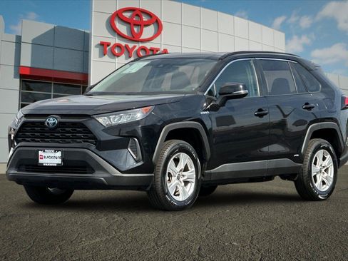 Certified 2021 Toyota RAV4 LE AWD/4WD image 7