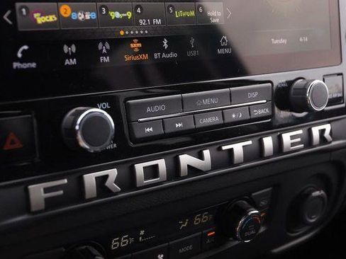 Used 2025 Nissan Frontier SV w/ SV Convenience Package RWD image 18