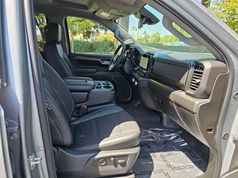 Used 2024 GMC Sierra 1500 SLT image 29