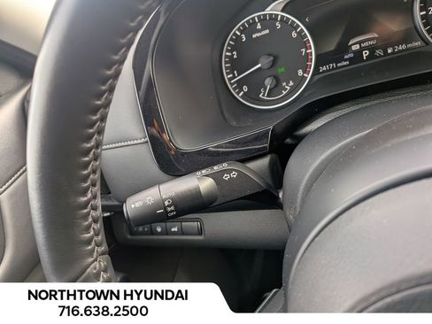 Used 2025 Nissan Pathfinder SV image 25