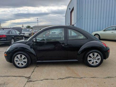 Used 2009 Volkswagen Beetle Coupe FWD image 5