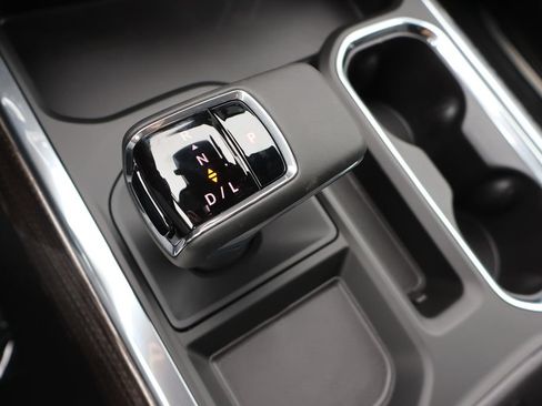 New 2026 Chevrolet Silverado 1500 RST w/ Redline Edition AWD/4WD image 9