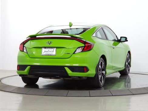 Used 2017 Honda Civic Touring image 10