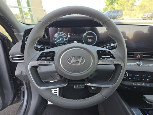 New 2025 Hyundai Elantra SEL image 22