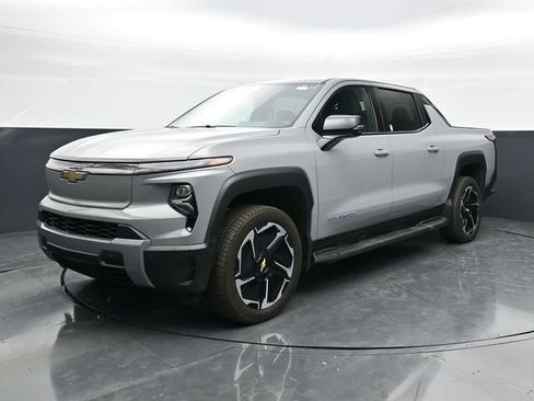 New 2026 Chevrolet Silverado EV LT AWD/4WD image 4