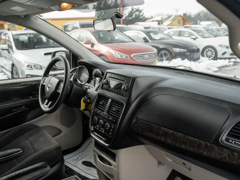 Used 2011 Dodge Grand Caravan Mainstreet w/ PWR Convenience Group image 14