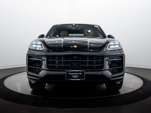 Certified 2026 Porsche Cayenne AWD/4WD image 10