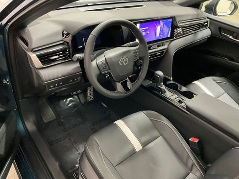 Used 2025 Toyota Camry SE w/ Multimedia Upgrade Package FWD image 15