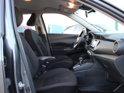 Used 2021 Nissan Kicks S image 13