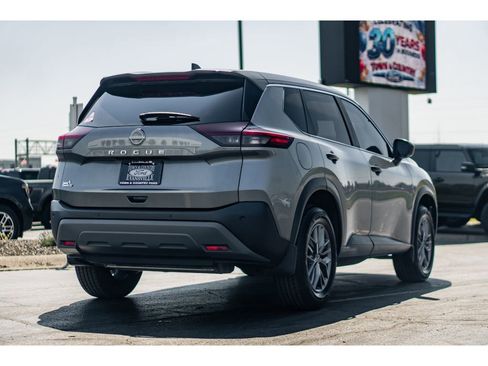 Used 2023 Nissan Rogue S image 4