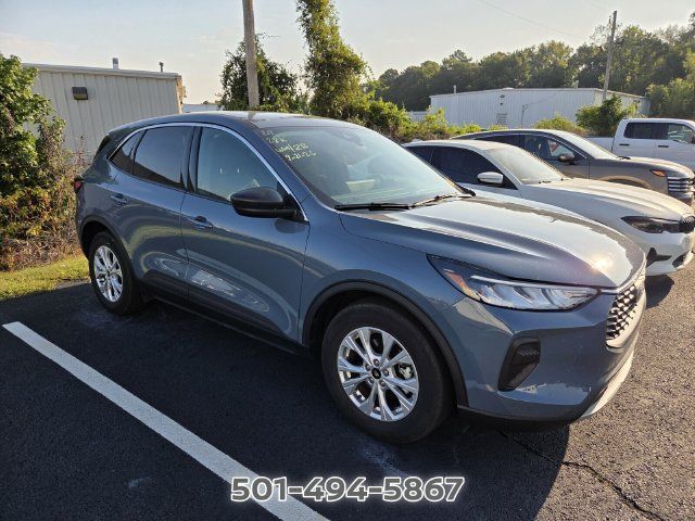 Used 2024 Ford Escape Active w/ Tech Pack #1 FWD image 3