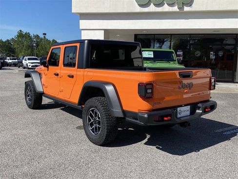 New 2025 Jeep Gladiator Rubicon w/ Convenience Group image 7