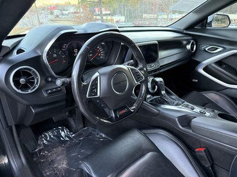 Used 2019 Chevrolet Camaro SS image 21
