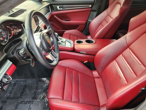 Used 2019 Porsche Panamera GTS AWD/4WD image 5