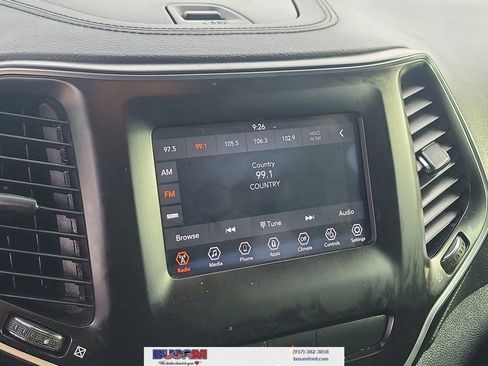 Used 2019 Jeep Cherokee Latitude w/ Cold Weather Group image 23